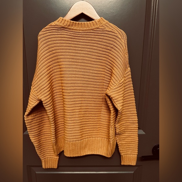 XS Chunky Knit Sweater - Picture 2 of 2